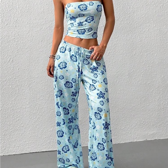 Floral Blue and White Two-Piece Set - Picture 5 of 6